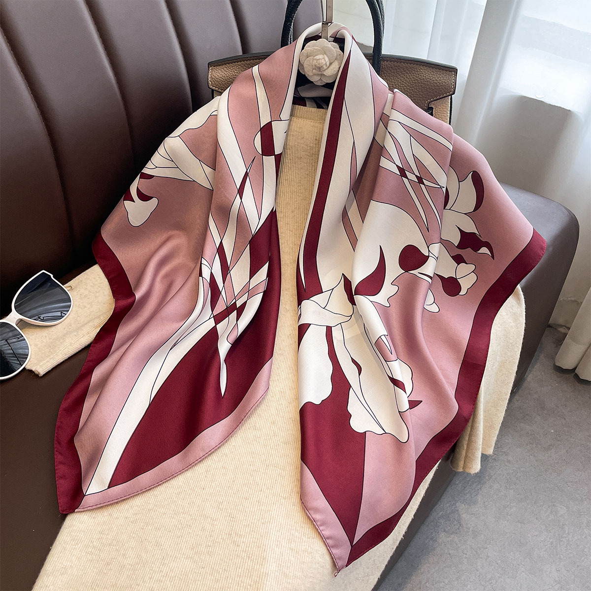 Silk Neck Scarf - Foulard carré de luxe en sergé