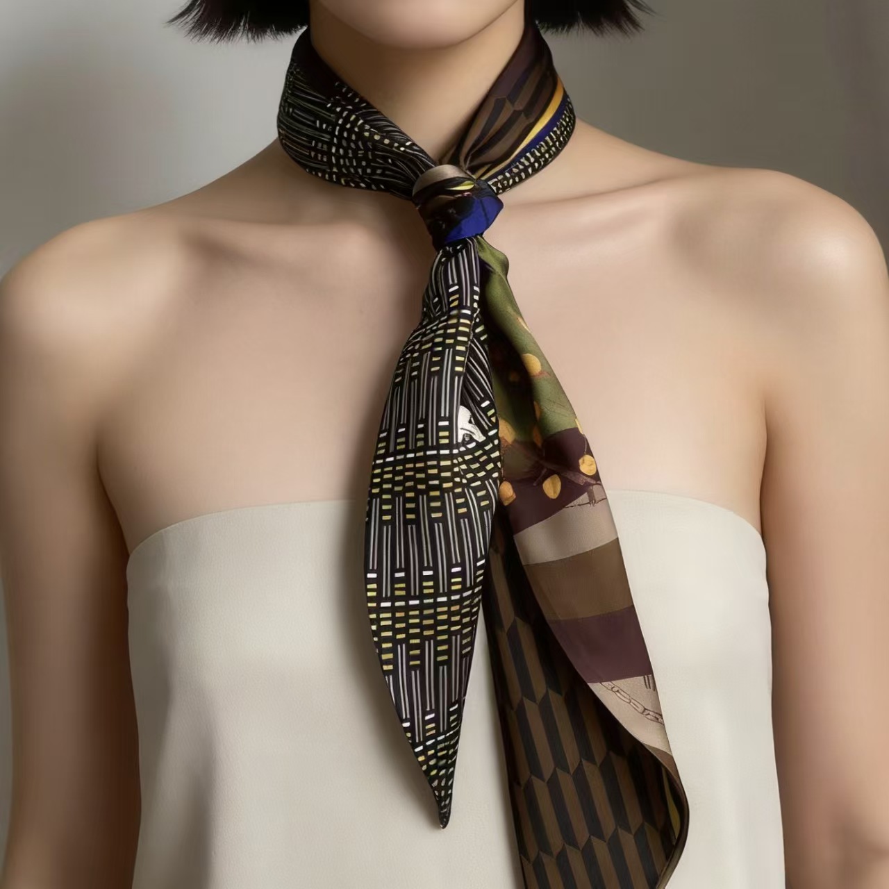 Foulard en soie biaisé imprimé - Silk Neck Scarf avis et prix