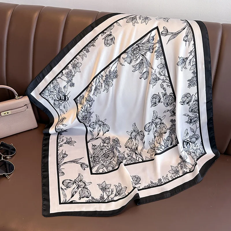Foulard Carré à Imprimé Floral - Silk Neck Scarf avis et prix