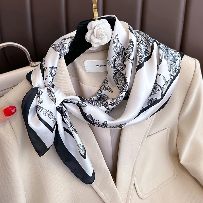 Foulard Carré à Imprimé Floral - Silk Neck Scarf avis et prix