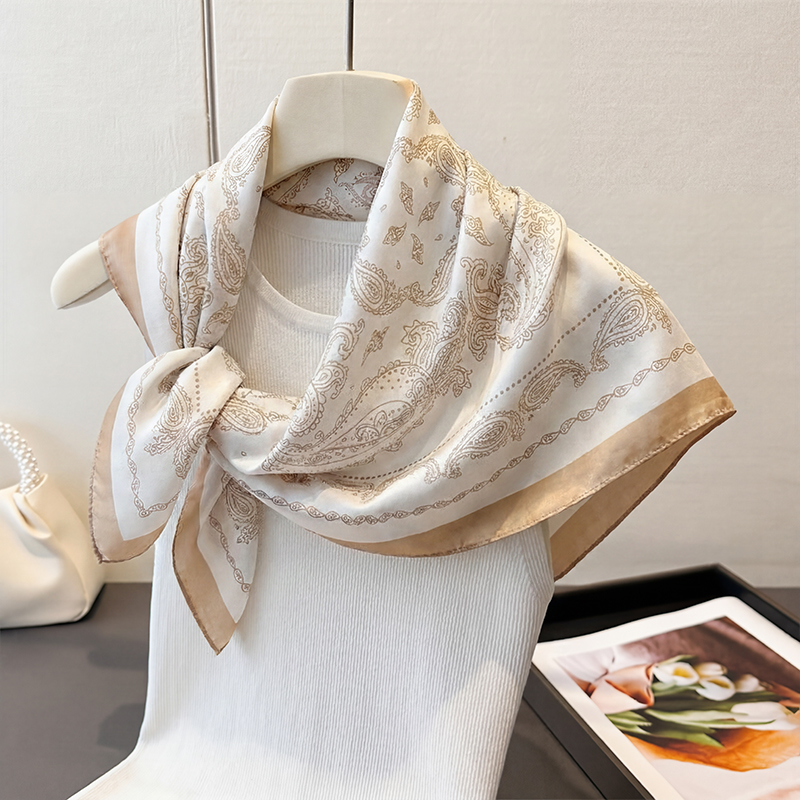 Foulard carré vintage beige à  - Silk Neck Scarf avis et prix
